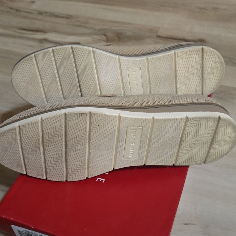 Kelly & Katie Tan Slip-On Loafers. Comfortable Work Or Leisure Shoes. - Picture 4 of 4